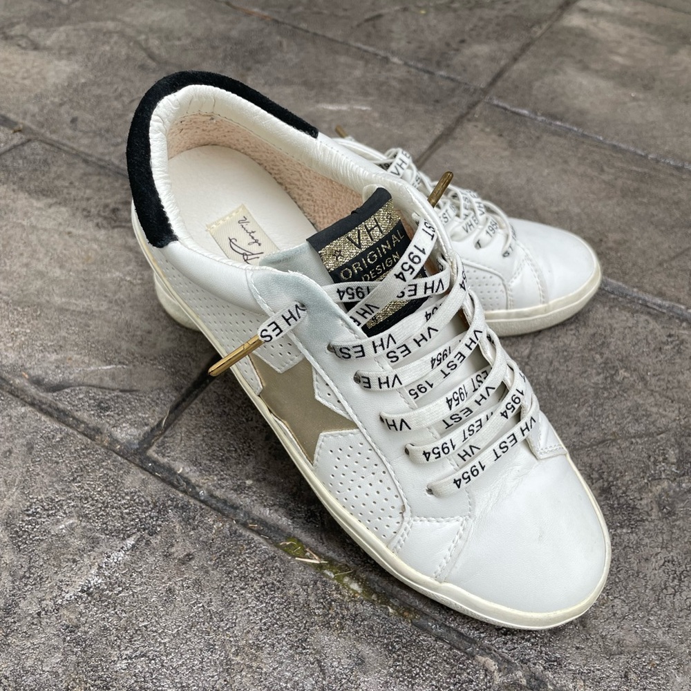 Selling my “like new” Vintage Havana sneakers. Worn twice!